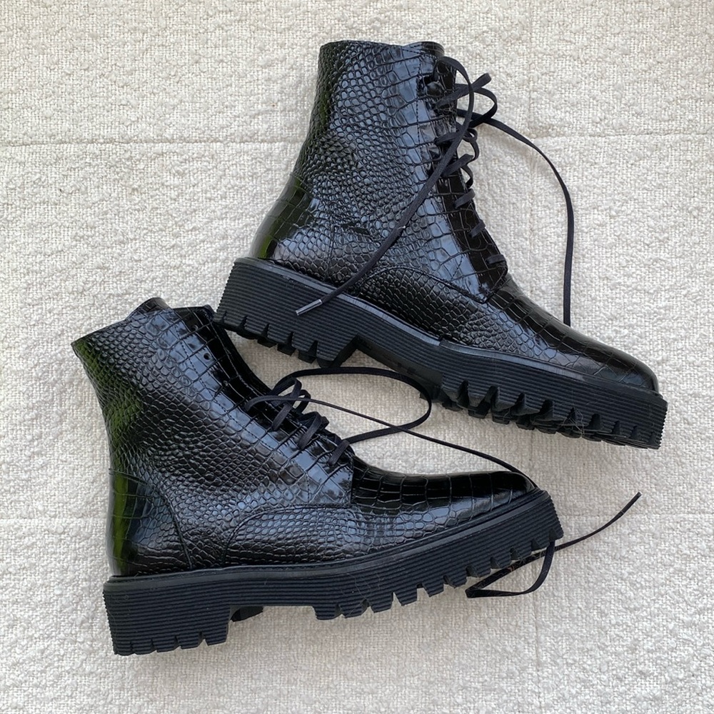 NWT Emi Lug Combat Boot